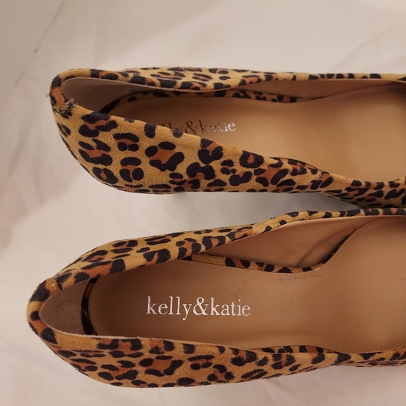 Kelly & Katie Isabella Cheetah Print Round Toe Heels in Size 9.5 M - Picture 8 of 11